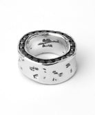 シルバー,ジュエリー,リング,指輪,ピンキーリング,小指,願い,ワンポイント,アクセサリー,silver,jewelry,ring,pinkyring,accessory,ブラック,ストーン,キュービックジルコニア,ブラックジュエリー,モード,モノトーン,メンズ,メンズジュエリー,メンズアクセサリー,ジェンダーレス,ユニセックス,black,stone,mode,mens,unisex,cubiczirconia,いぶし,重厚感,デコラティブ,個性派,デザイナーズジュエリー