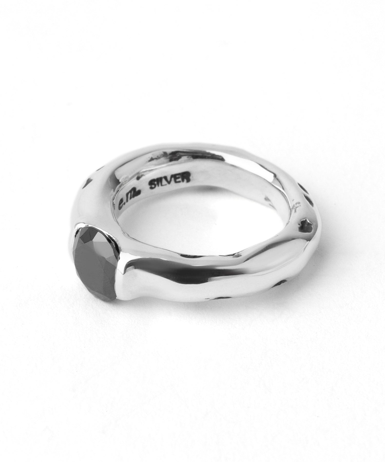 シルバー,ジュエリー,リング,指輪,ピンキーリング,小指,願い,ワンポイント,アクセサリー,silver,jewelry,ring,pinkyring,accessory,ブラック,ストーン,キュービックジルコニア,ブラックジュエリー,モード,モノトーン,メンズ,メンズジュエリー,メンズアクセサリー,ジェンダーレス,ユニセックス,black,stone,mode,mens,unisex,cubiczirconia,いぶし,重厚感,デコラティブ,個性派,デザイナーズジュエリー