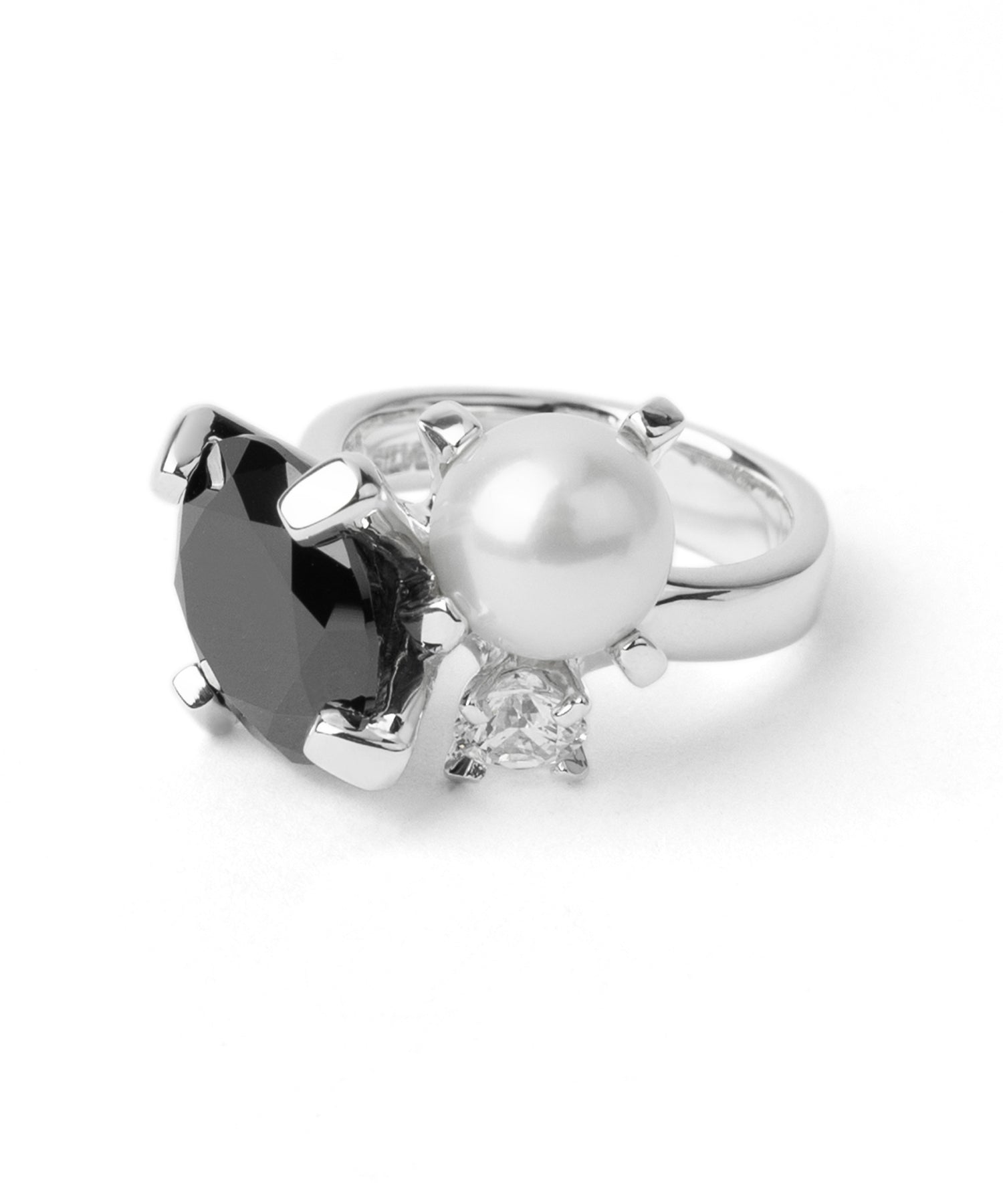 シルバー,ジュエリー,リング,指輪,ピンキーリング,小指,願い,ワンポイント,アクセサリー,silver,jewelry,ring,pinkyring,accessory,ブラック,ストーン,キュービックジルコニア,ブラックジュエリー,モード,モノトーン,メンズ,メンズジュエリー,メンズアクセサリー,ジェンダーレス,ユニセックス,black,stone,mode,mens,unisex,cubiczirconia,重厚感,デコラティブ,個性派,デザイナーズジュエリー